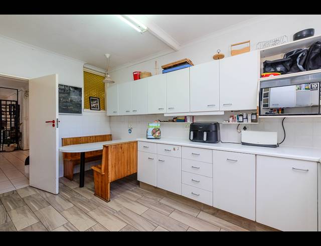 5 BEDROOM HOUSE TO LET IN WENDYWOOD